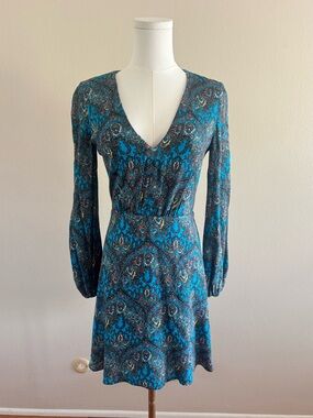 Alice + Olivia Teal Paisley V-Neck Long Sleeve Mini Dress
